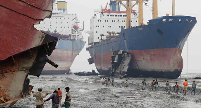 Ship Breaking – Unsafe Working Conditions on the Beaches of Bangladesh